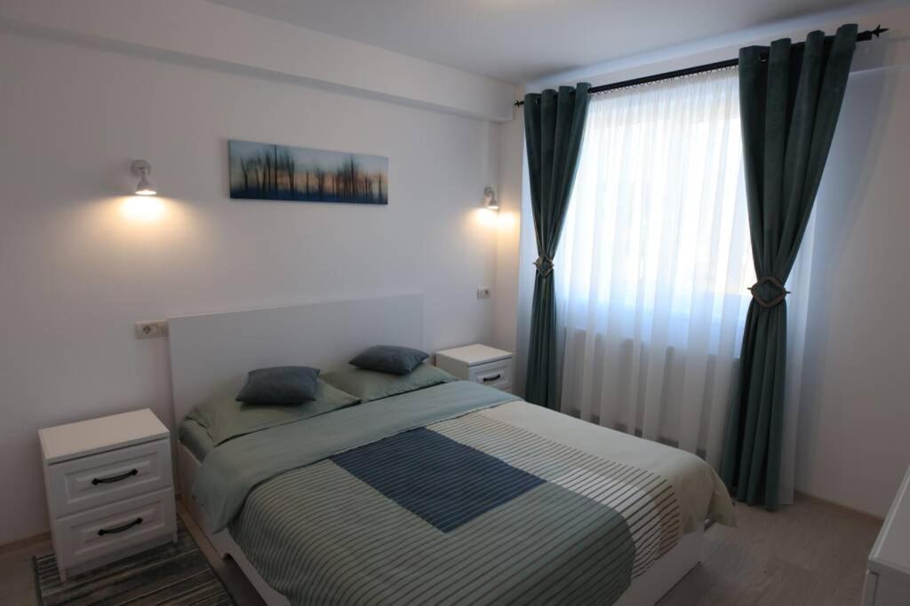 White Gura Humorului, Bucovina, Voronet Apartment Gura Humorului